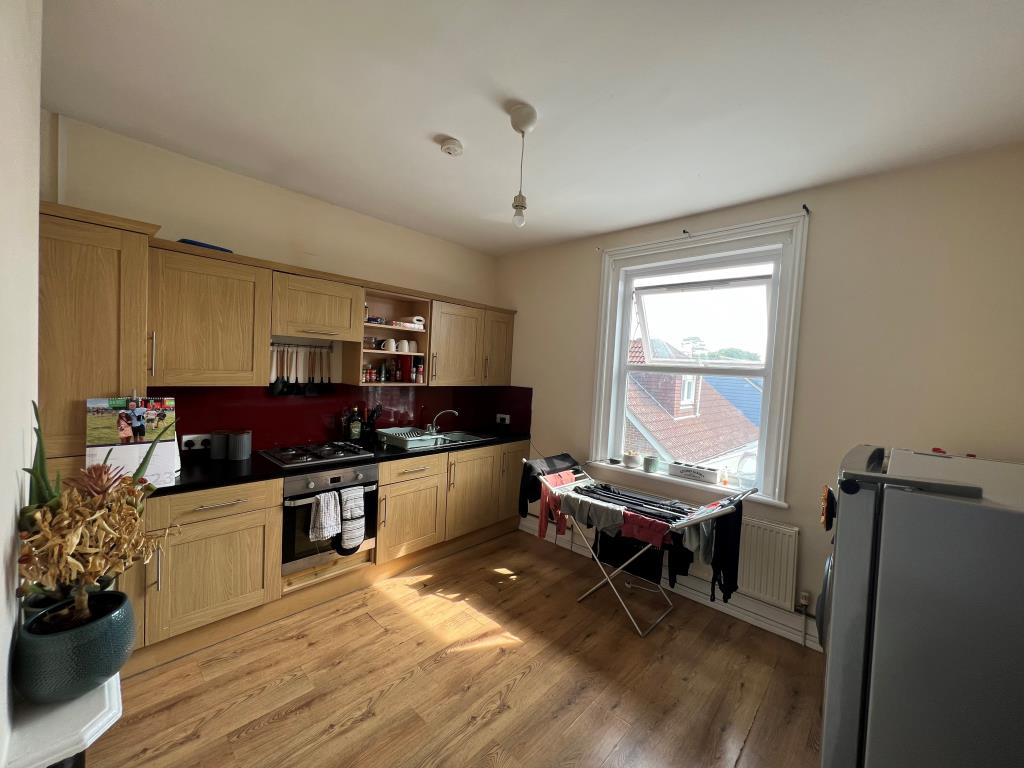 Lot: 104 - FREEHOLD HMO ON A PLOT OF 0.12 ACRES - Flat 4 Kitchen/Diner
